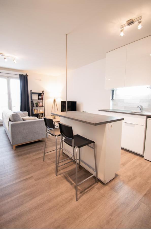 Joli Studio Tout Confort A 2 Pas De La Gare Poissy Eksteriør bilde